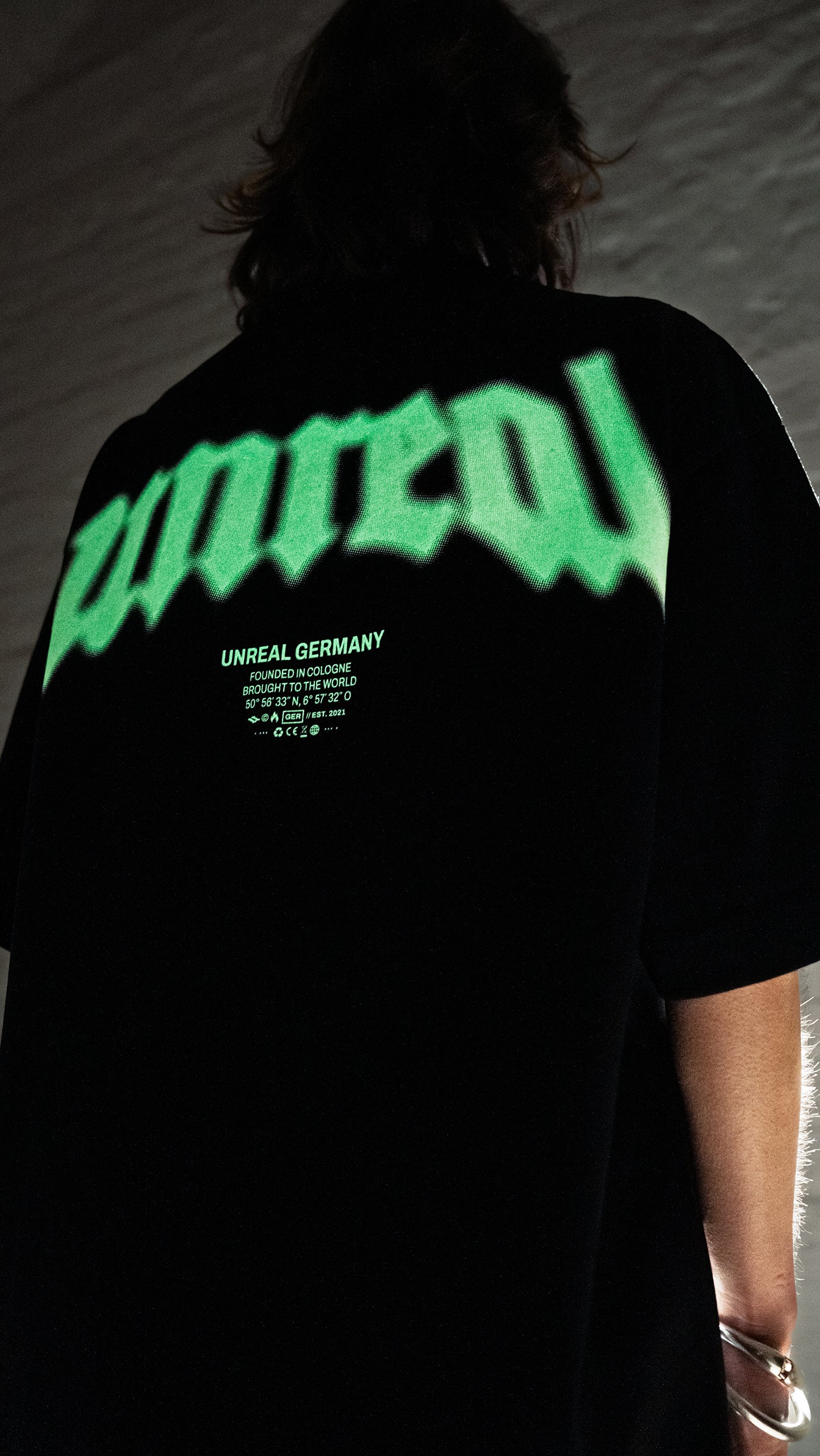 Unreal GLOW IN THE DARK LOGO-SHIRT 48hrs limited