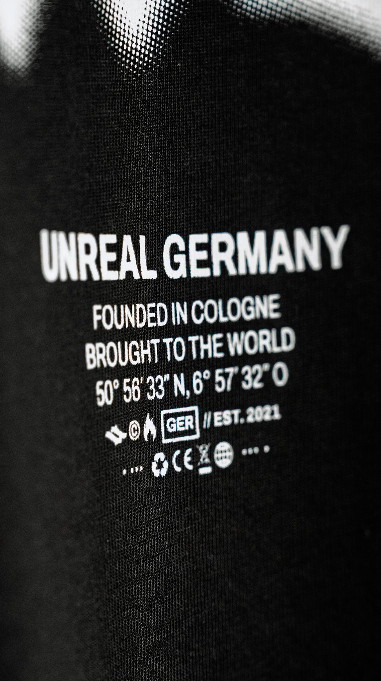 Unreal GLOW IN THE DARK LOGO-SHIRT 48hrs limited